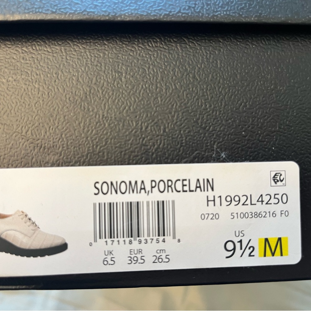 Naturalizer Cream Flats Minimalist Design - Picture 6 of 7
